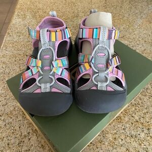 Keen Venice H2 Girls Youth Sandals- Like New, Size 1